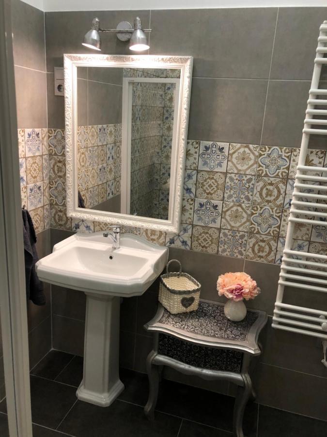 Katus Apartman Lägenhet Eger Exteriör bild
