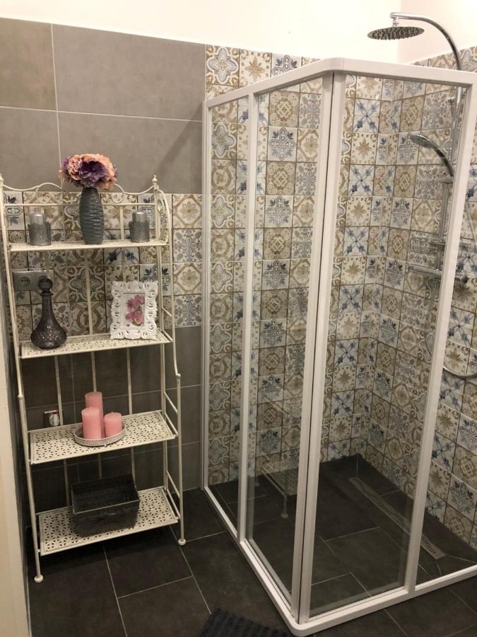 Katus Apartman Lägenhet Eger Exteriör bild