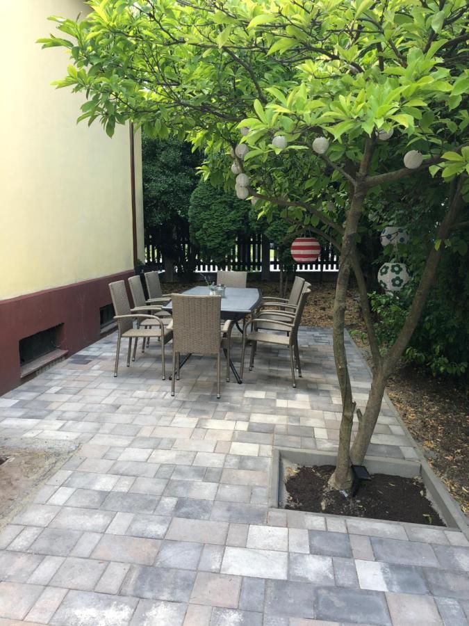 Katus Apartman Lägenhet Eger Exteriör bild