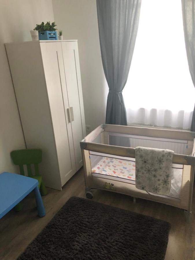 Katus Apartman Lägenhet Eger Exteriör bild