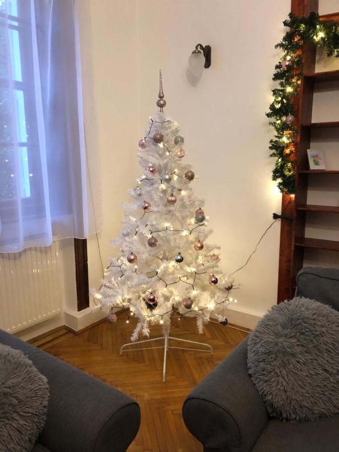 Katus Apartman Lägenhet Eger Exteriör bild