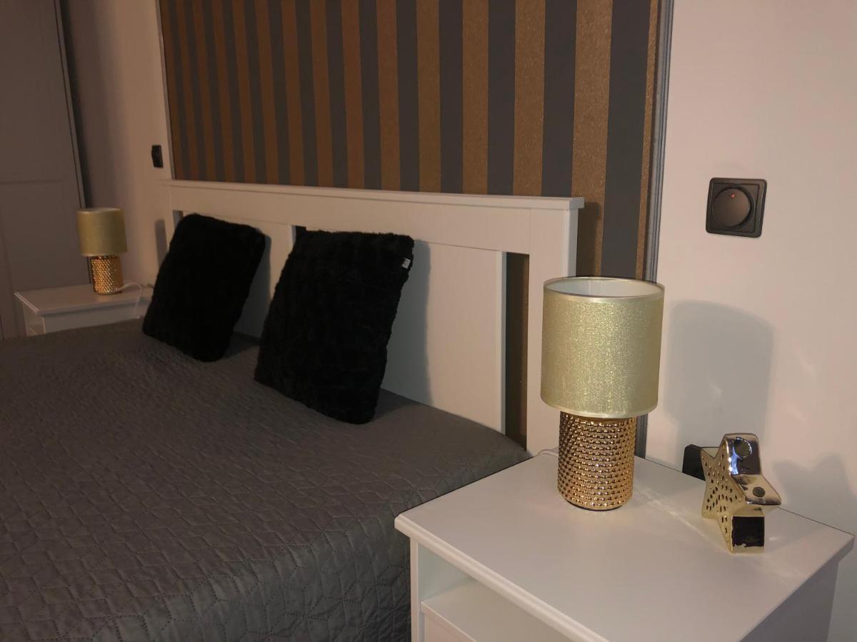 Katus Apartman Lägenhet Eger Exteriör bild