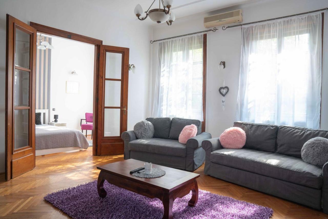 Katus Apartman Lägenhet Eger Exteriör bild