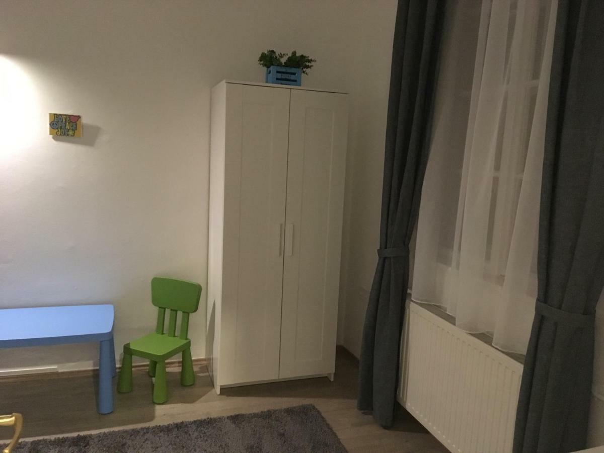 Katus Apartman Lägenhet Eger Exteriör bild